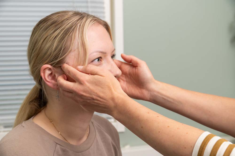 Leukanivelen käsittely